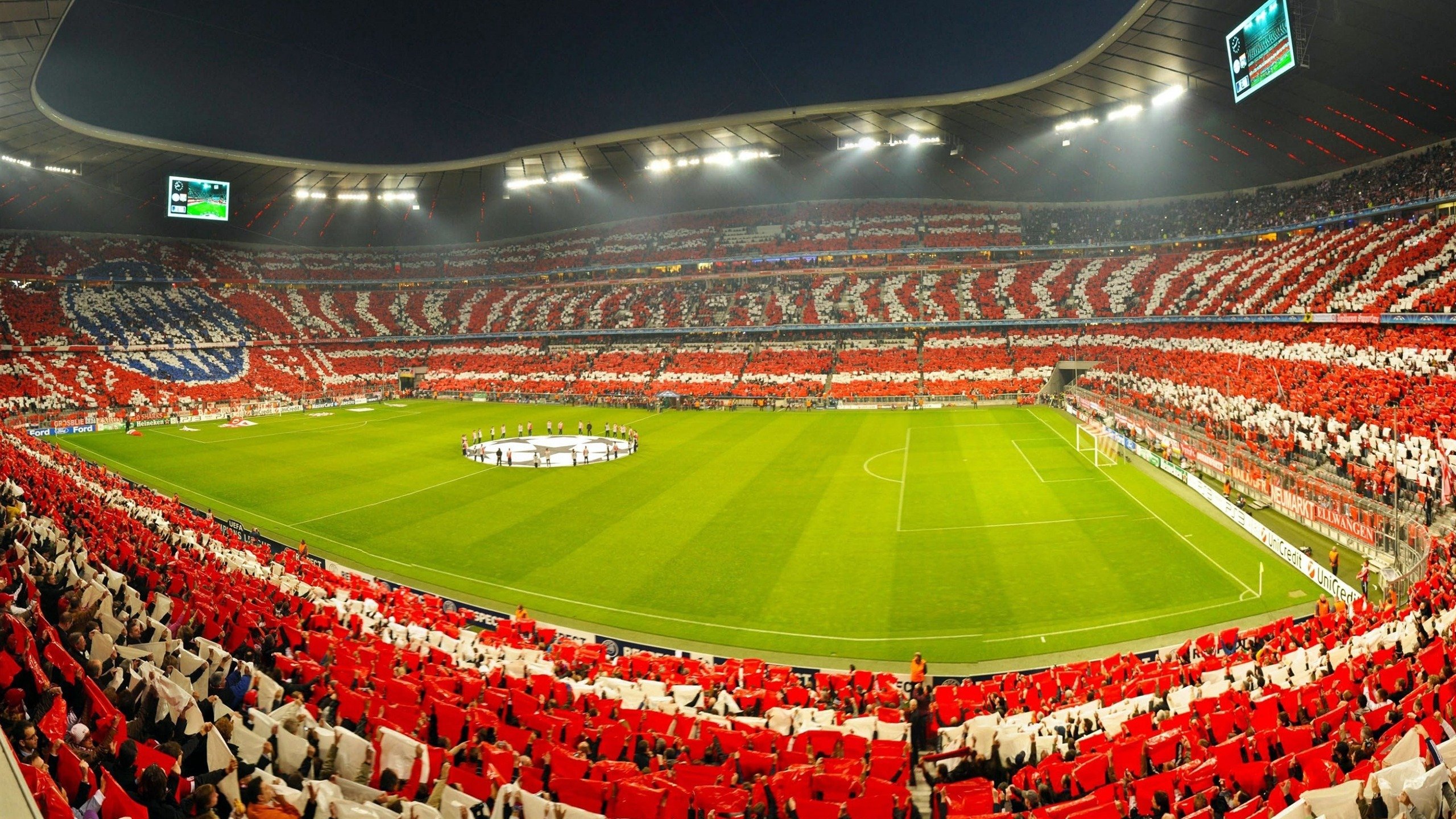 开云sport-绿茵场上的跨界舞步，西亚卡姆如何让欧冠半决赛之夜刻上自己的名字